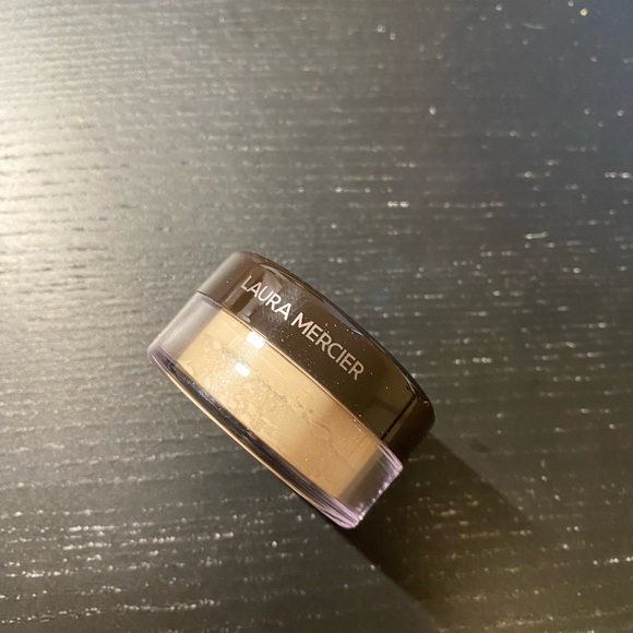 sephora gift - Laura Mercier eyeshadow and setting powder set - Picture 4 of 5